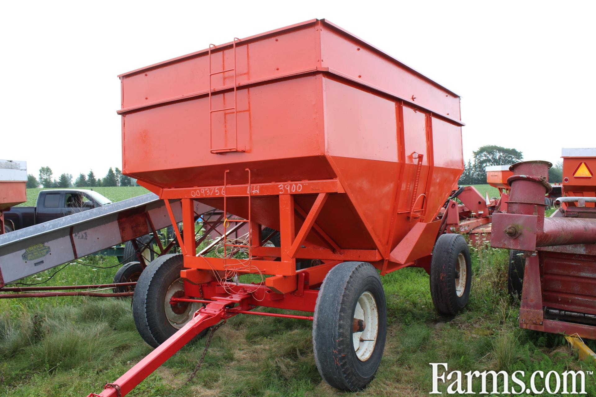 Turnco 375 BU Gravity Wagon for Sale