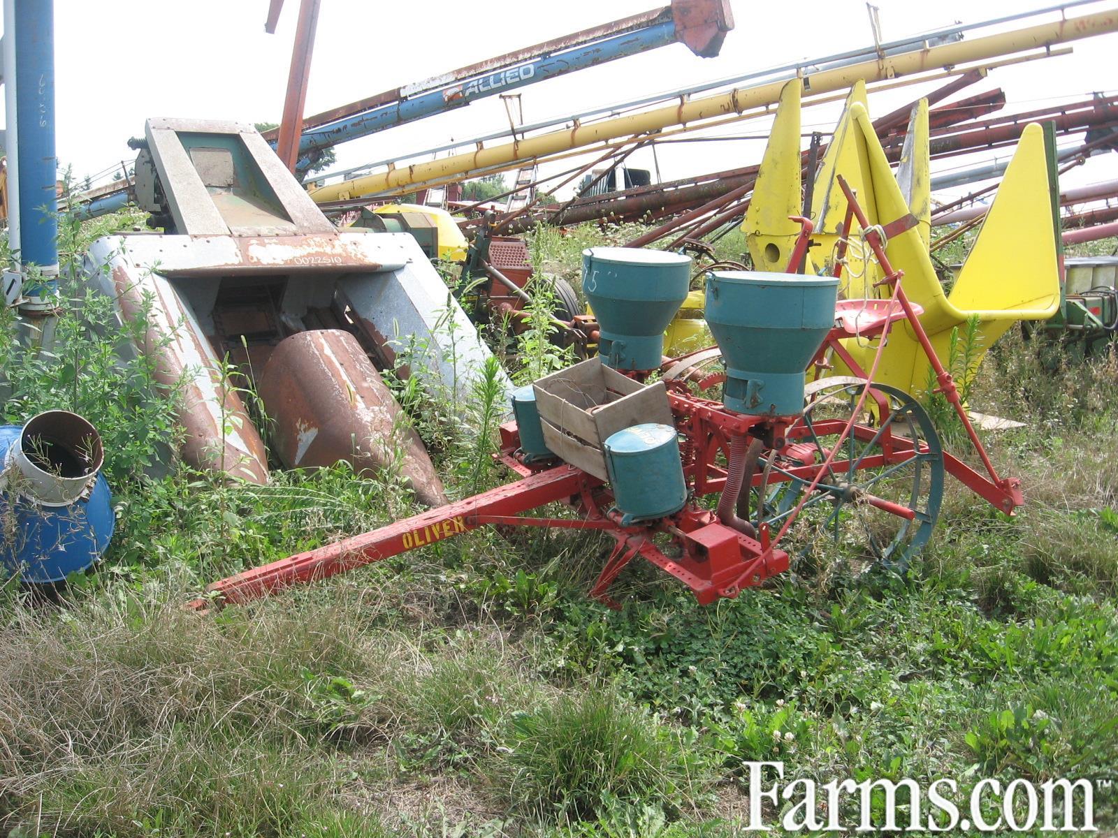 Oliver 2 row corn planter for Sale